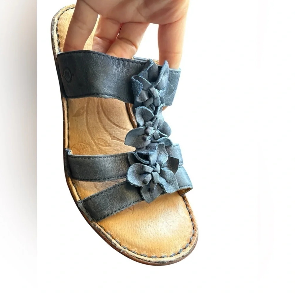 BORN Blue Floral Leather Women US 8 wood block Heels Slides Sandals preloved